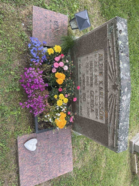 Grave number: 001 1   265