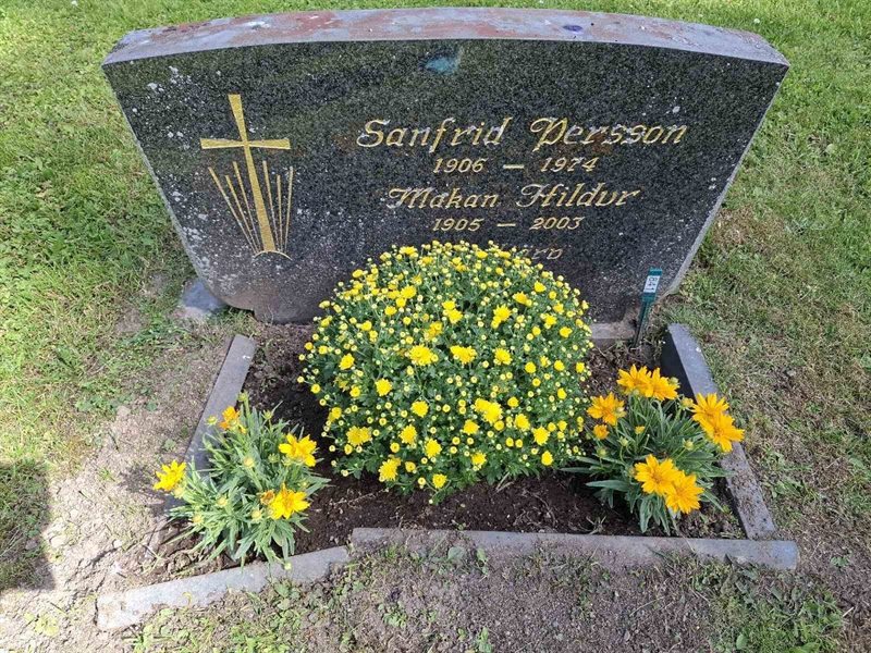 Grave number: 001 2   841