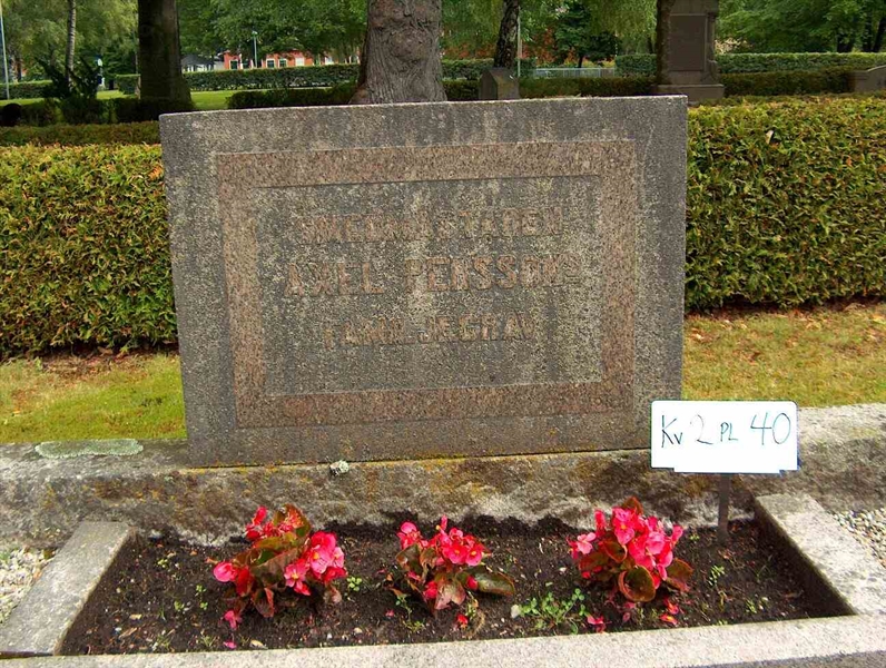 Grave number: HÖB 2    40