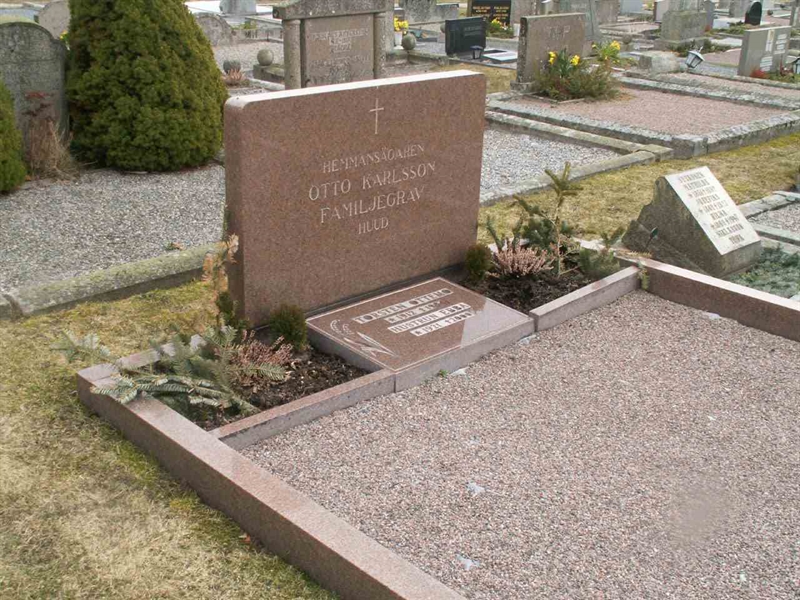 Grave number: TG 004  0512, 0513