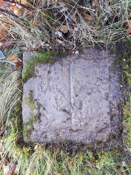 Gravnummer: GK F 2   142