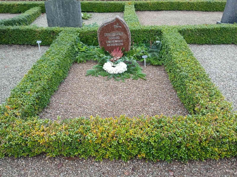 Hautatunnus: Si J   144