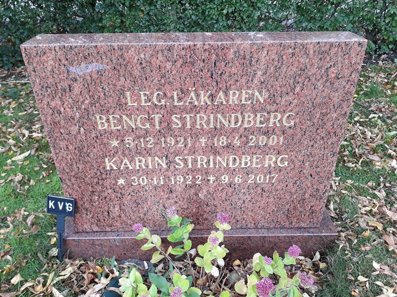 Grave number: ÄS URN 06    006