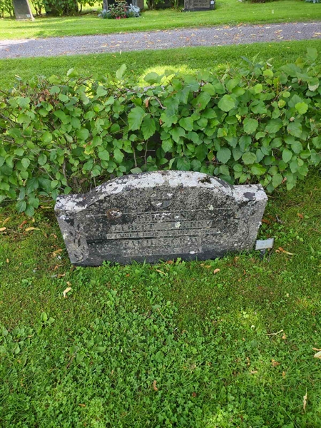 Grave number: 1 06   114-115