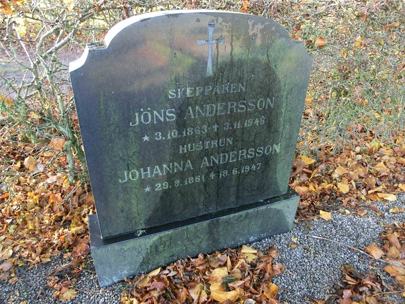 Grave number: ÖT VÄST    014