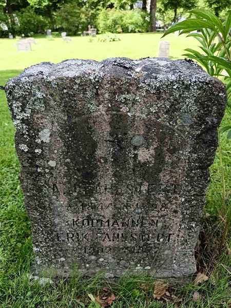 Grave number: 1 Ö 10   500V