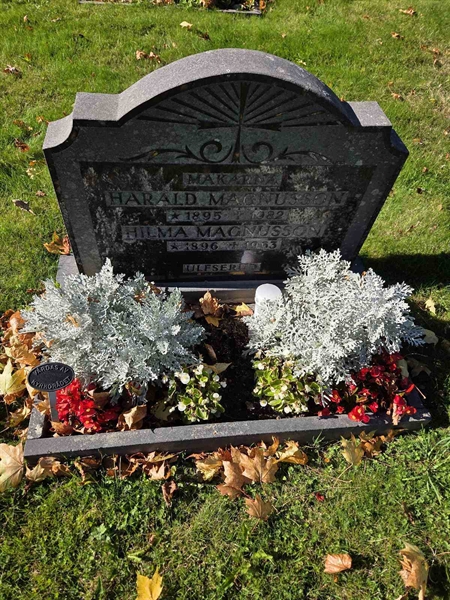 Grave number: T A B   547-548