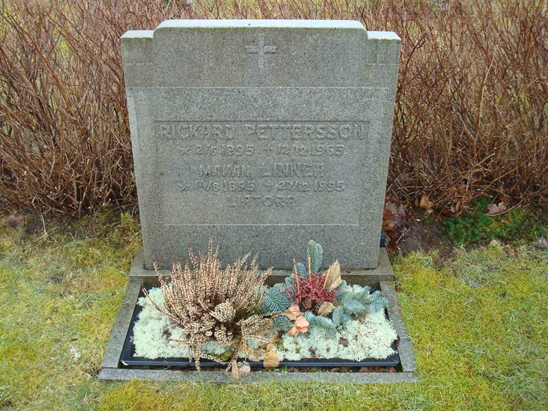 Grave number: BR C    38, 39