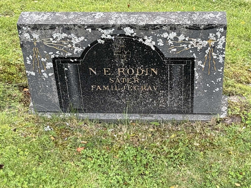 Grave number: IN 27   373
