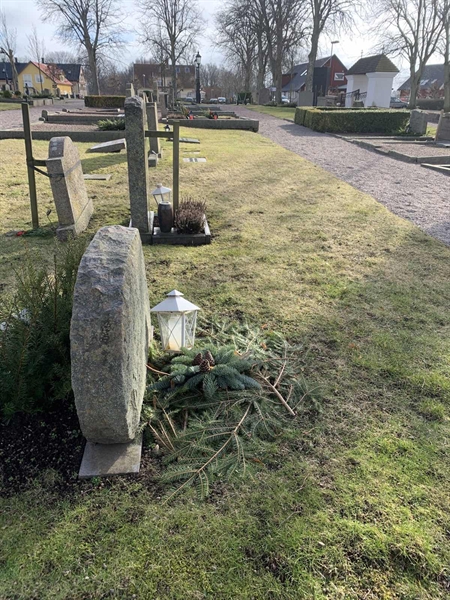 Grave number: SÖ E   104, 105, 106