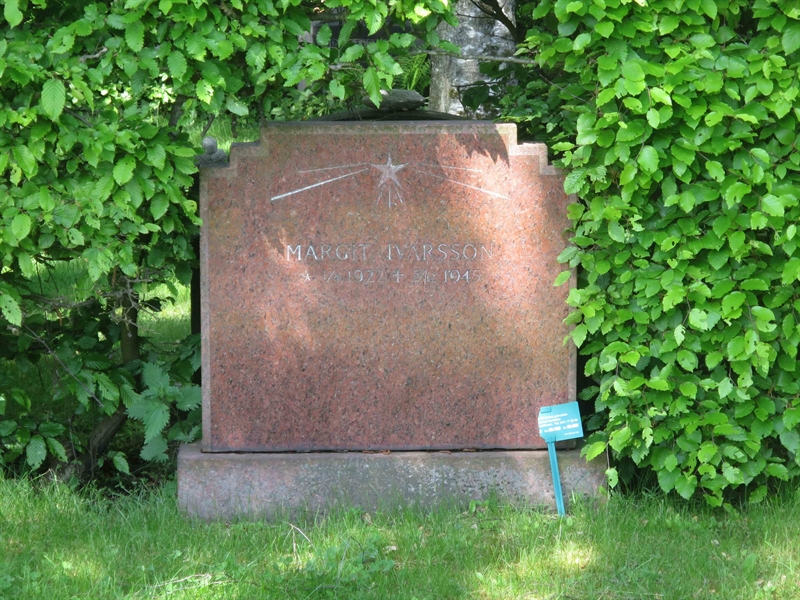 Grave number: HÖB 30     7