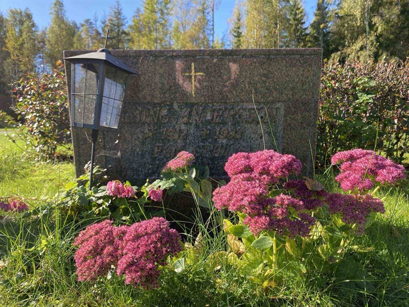 Grave number: 1 22     83