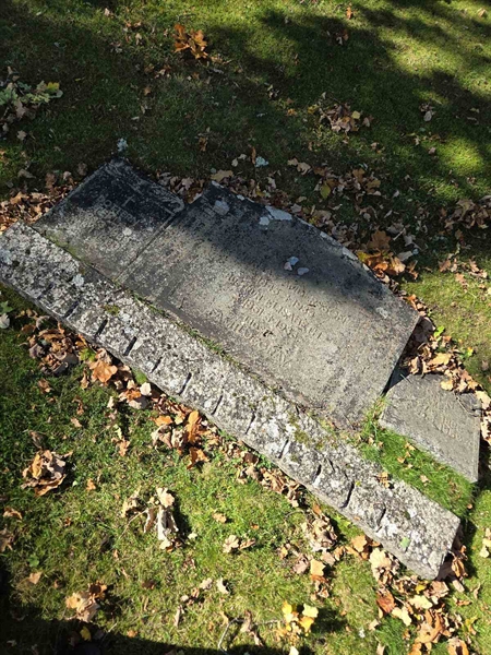 Grave number: T A A   414-417