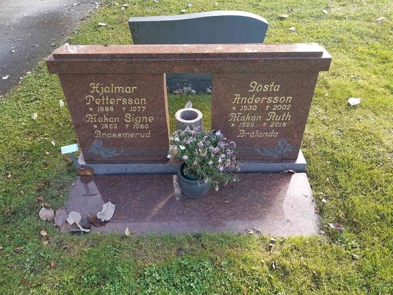 Hautatunnus: Fr 8   557-558