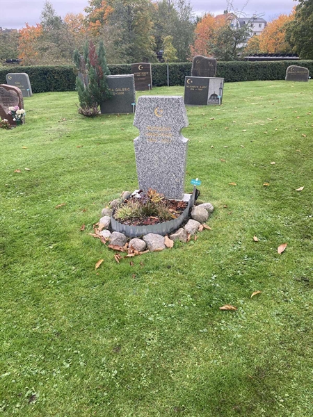 Hautatunnus: 1 3 M/Be    42-43