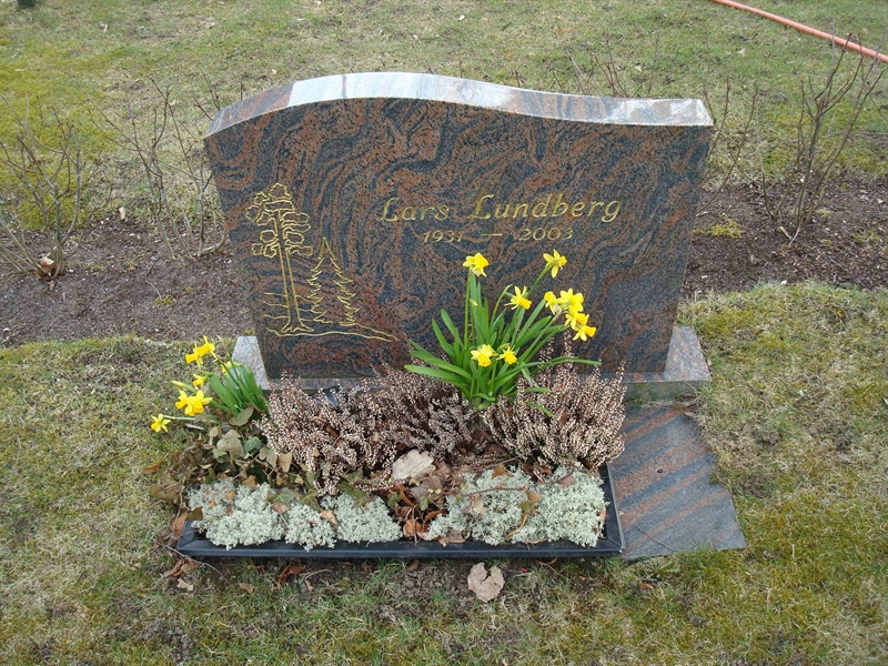 Grave number: KU 11     1, 2