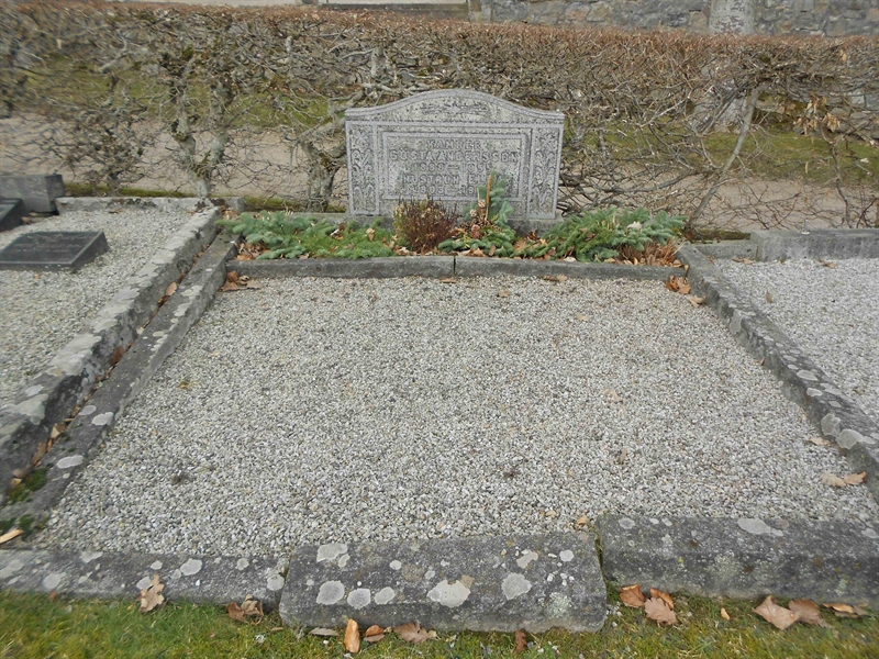 Grave number: NÅ M6    13, 14