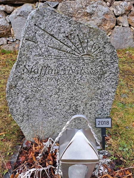 Grave number: KG E  2018, 2019
