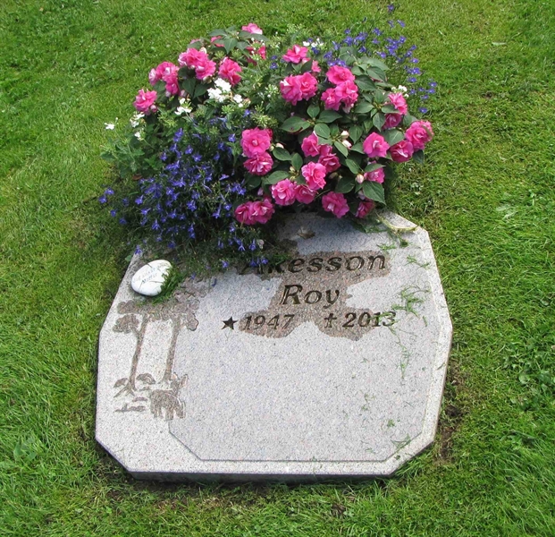 Grave number: HN KASTA   107
