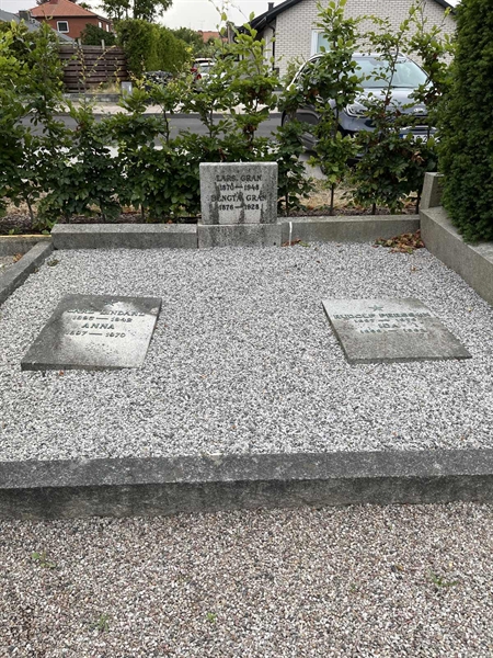 Grave number: NK IX   151