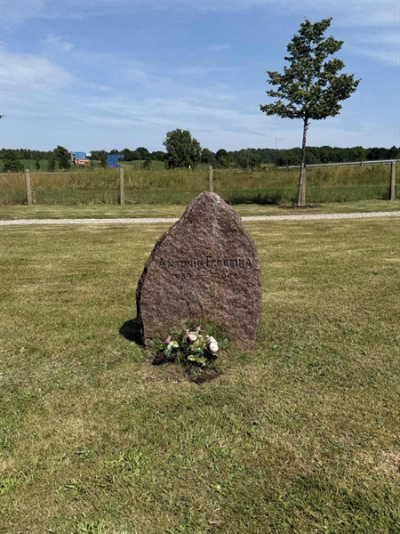Grave number: EL I    27b
