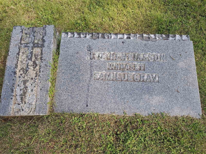 Grave number: 001 2   864
