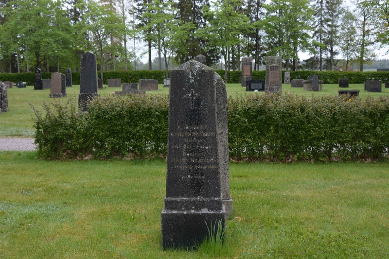 Grave number: SRN 2    49