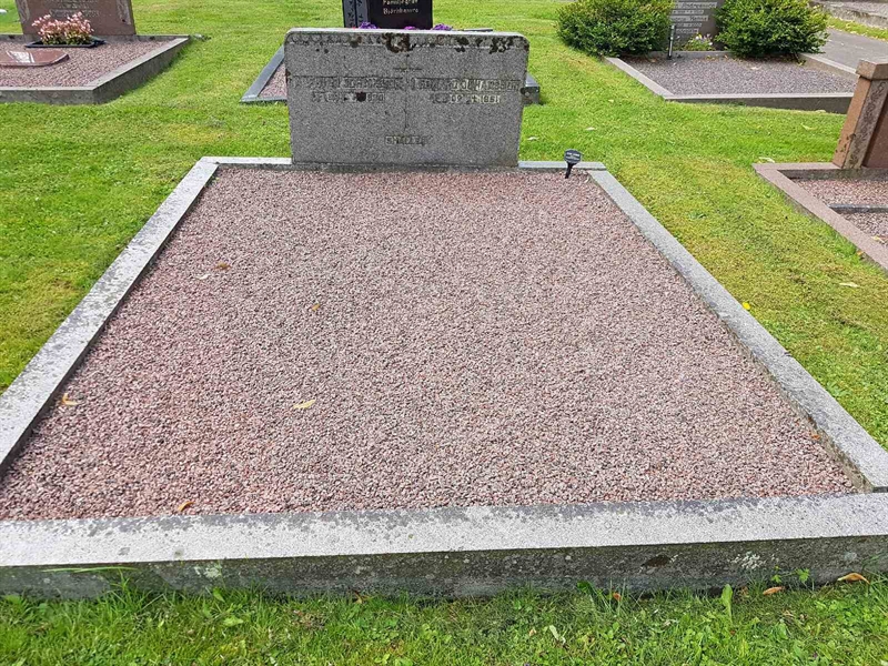 Grave number: 06 60216