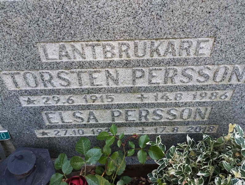 Grave number: NÅ 35    81, 82