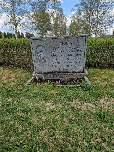 Grave number: 501 07 826-828