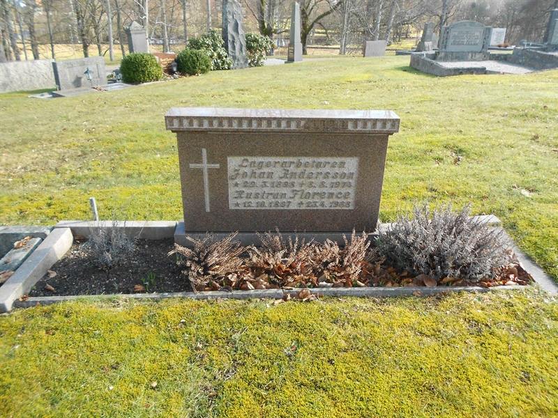 Grave number: NÅ G4    31, 32