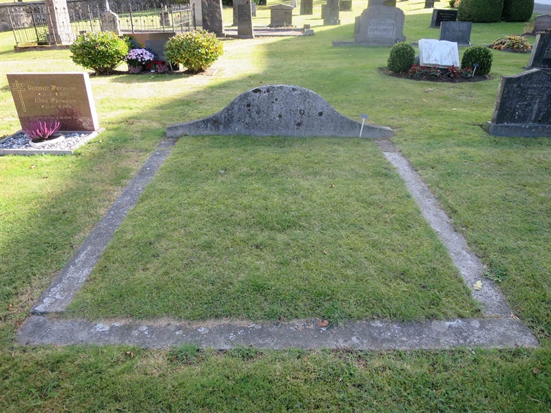 Grave number: HK H     8, 9