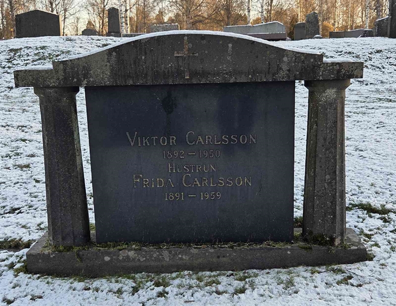 Gravnummer: 1 O    51-52