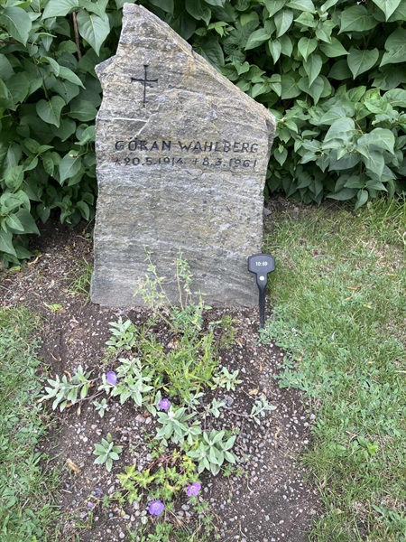 Grave number: 1 10    69
