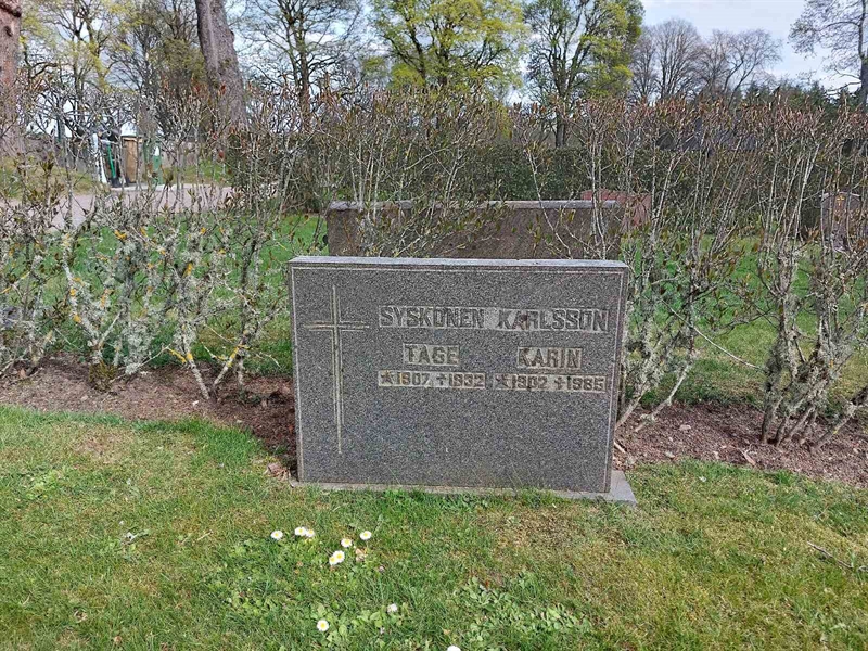 Grave number: HÖ 10   89, 90