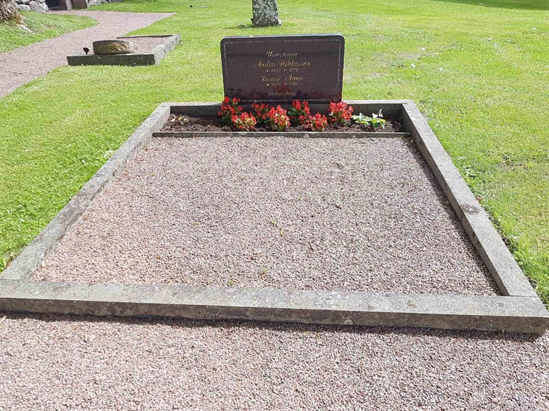 Grave number: 07 70351