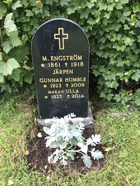 Grave number: UN E    30, 31