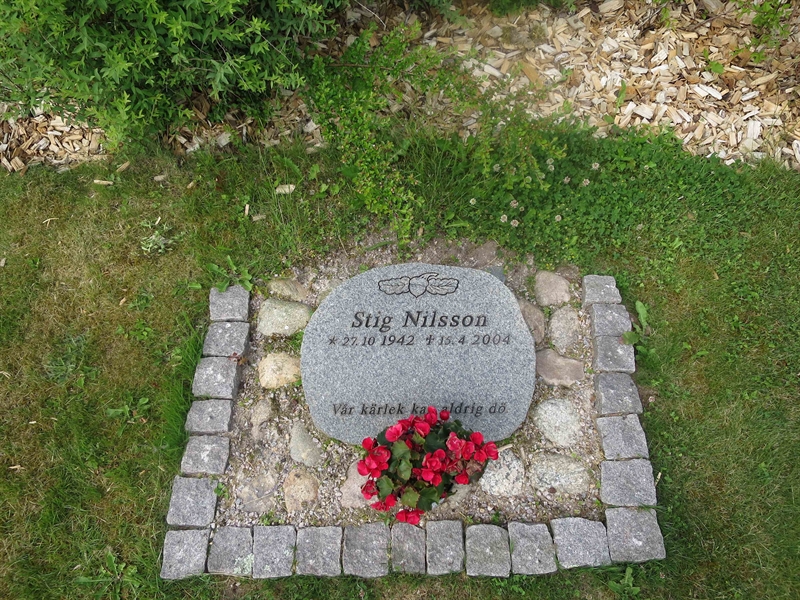 Grave number: HNB III    66