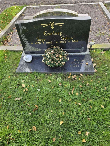 Grave number: Fr 7   931-932