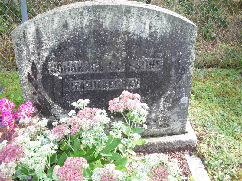 Grave number: SB 10     5, 6, 7, 8
