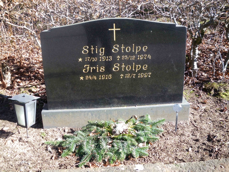 Grave number: SB 18    15