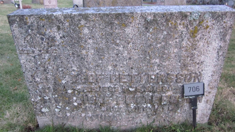 Grave number: KG B   706, 707