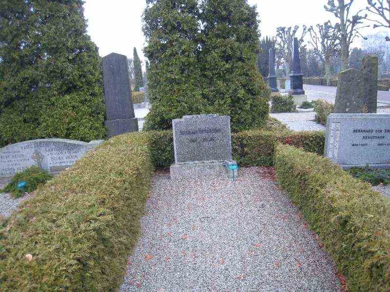 Grave number: NK IV    45