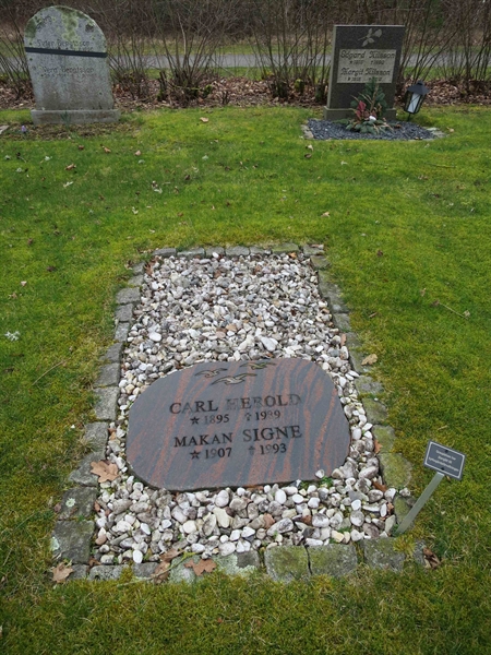 Grave number: HNB II    42