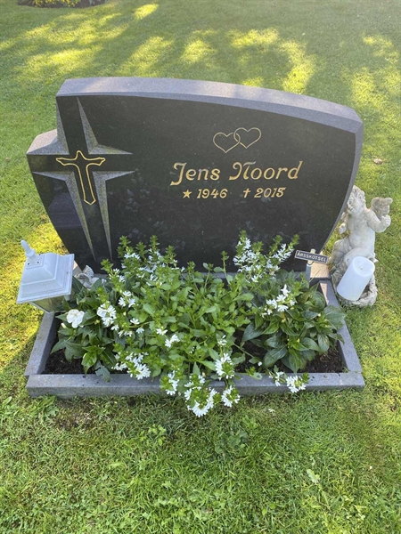Grave number: G 27    47-48