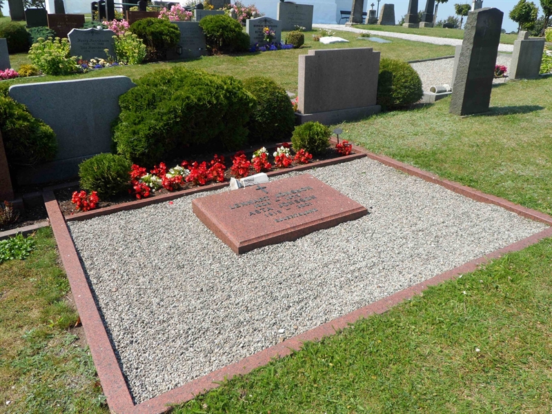 Grave number: ÖV E    40