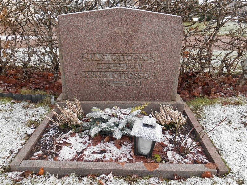 Grave number: Vitt VC1Ö     1, 2