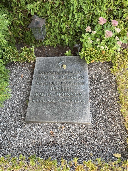 Gravnummer: NK Urn L     1