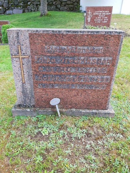 Grave number: M1 R    22