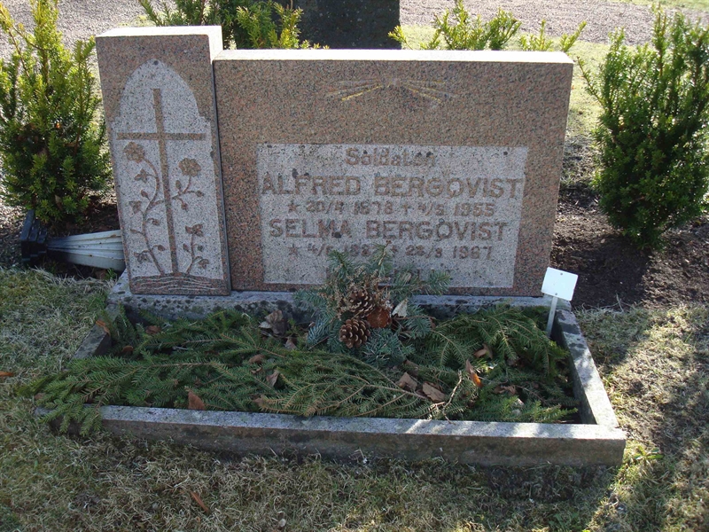 Grave number: KU 07    99, 100